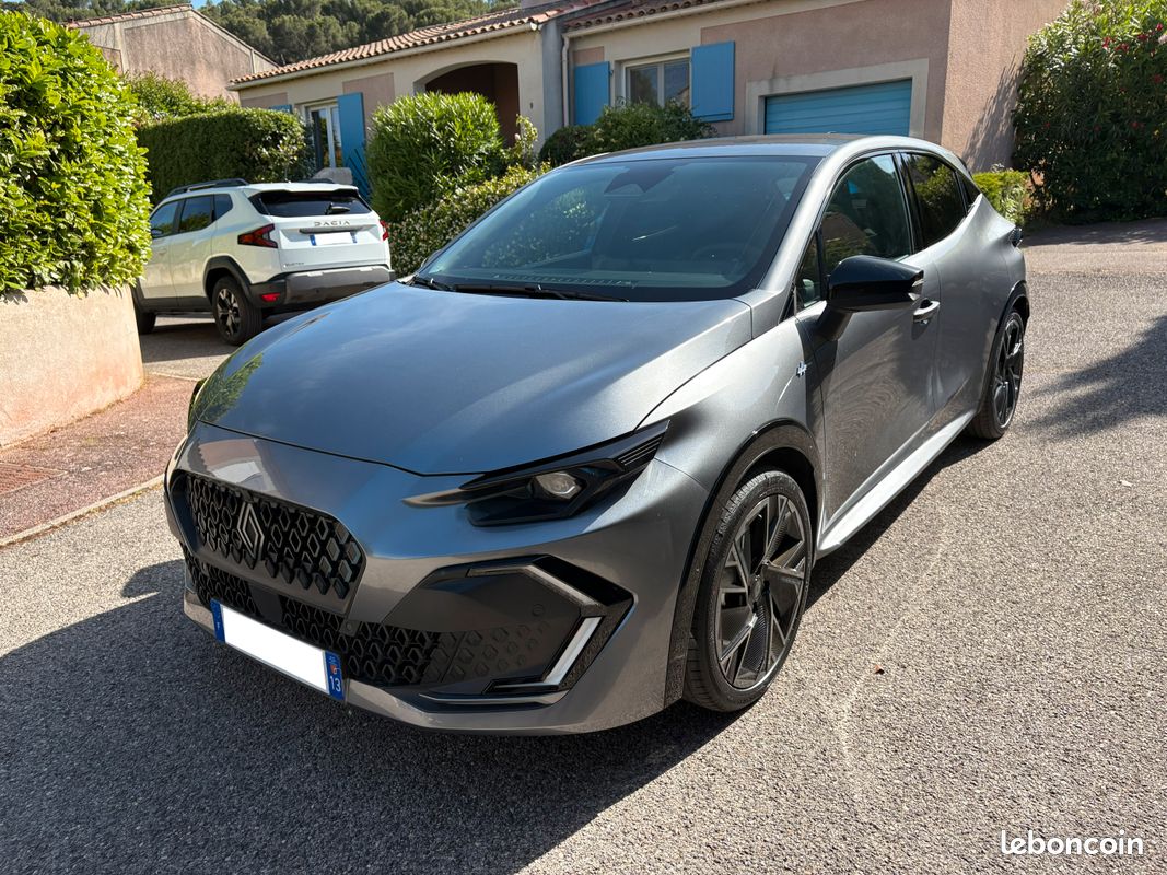 Clio VI Esprit Alpine Hybrid 160 (image 1)