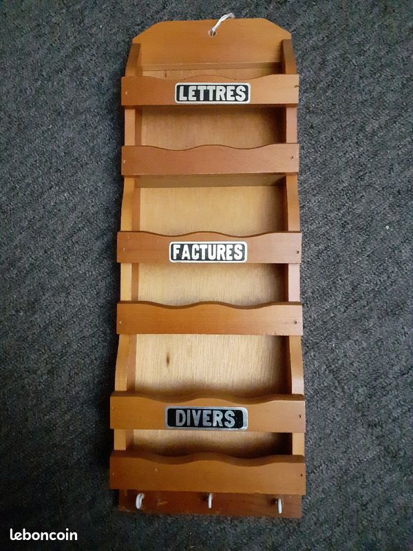 Porte-lettres et clés mural en bois (image 1)