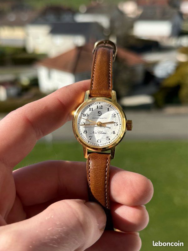 Montre New Classic Mécanique Antimagnétique - Cadran Blanc Classique - Occasion Fonctionnelle
