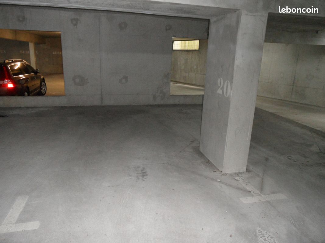 Nantes centre / Butte Sainte-Anne Parking sécurisé en sous-sol · 16 200 €