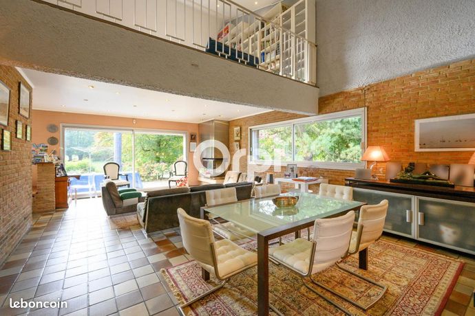 Maison 6 pièces 220 m²