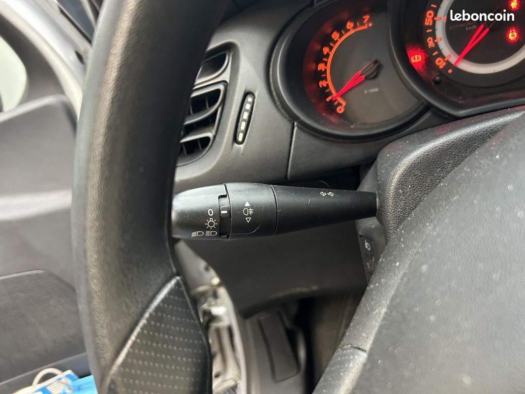 Citroen c3 1.1 60 attraction-distribution faite (image 11)