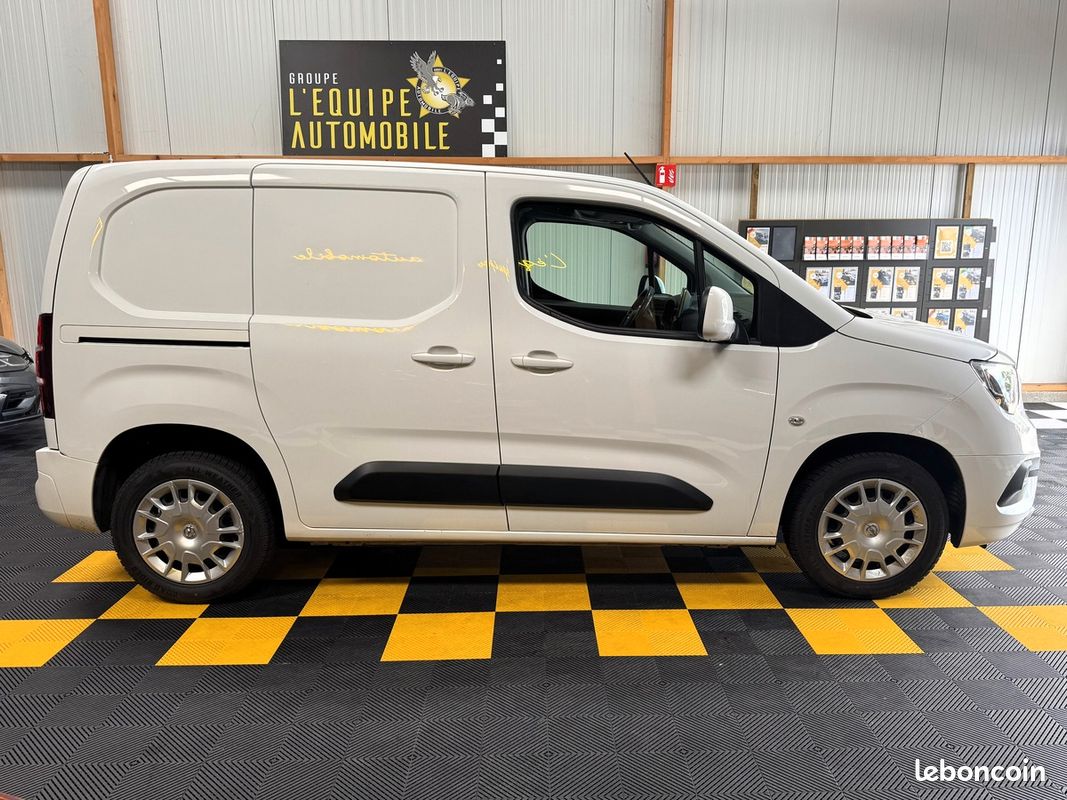 Opel Combo III 1.2 110 L1H1 AUGMENTE CARGO PACK BUSINESS (image 4)