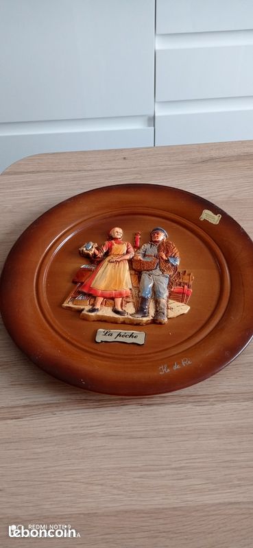 Assiette Décorative En Bois Sculpté Main - Savoie - Artisanat Traditionnel - Occasion