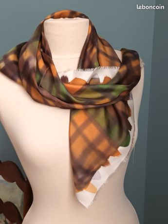 Foulard En Soie Vintage - 100% Soie - Dimensions 76x80 Cm - Couleur Beige - Occasion De Qualité