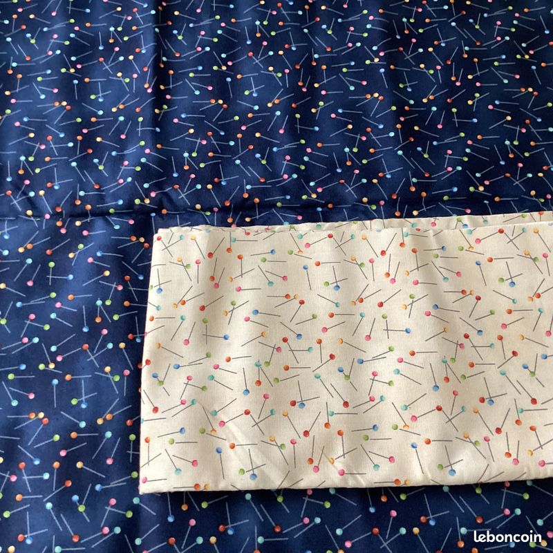 Coupons de tissus aux motifs épingles (image 2)
