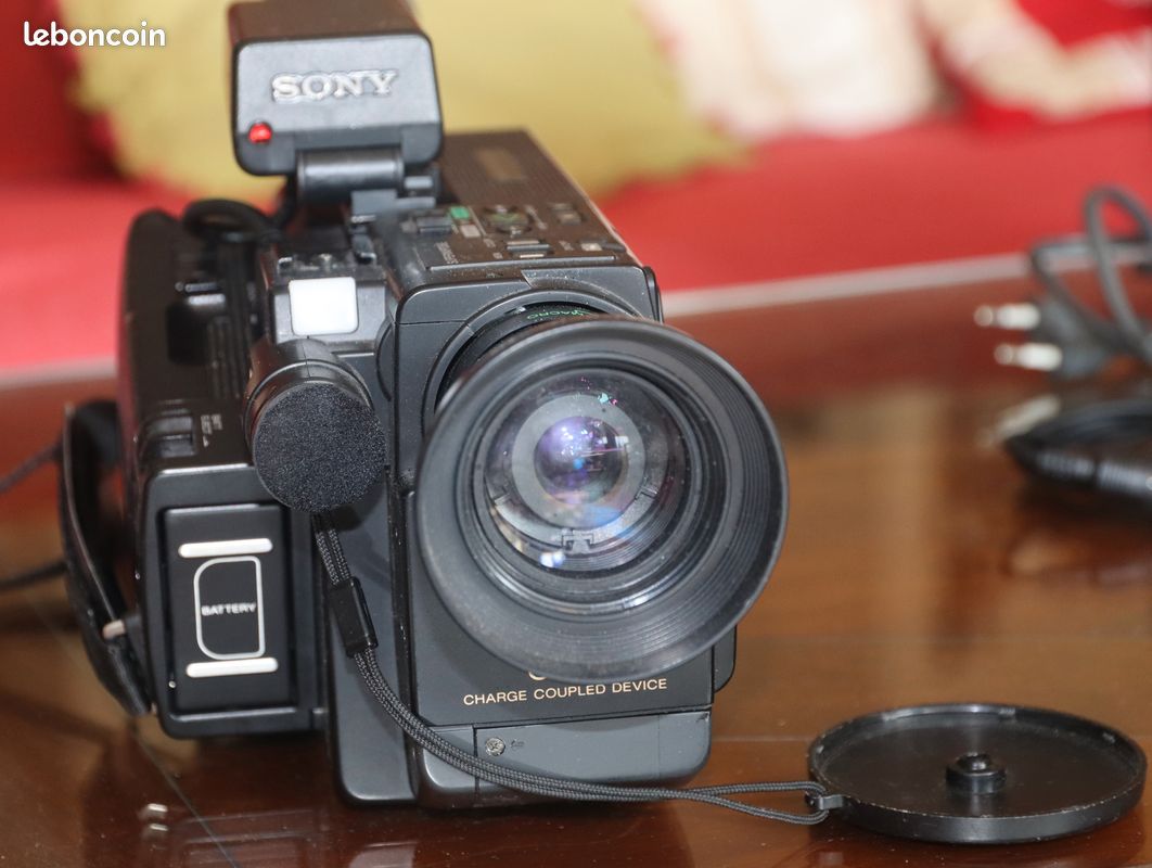Camescope SONY Handycam Digital 8 CCD-V50E (image 3)