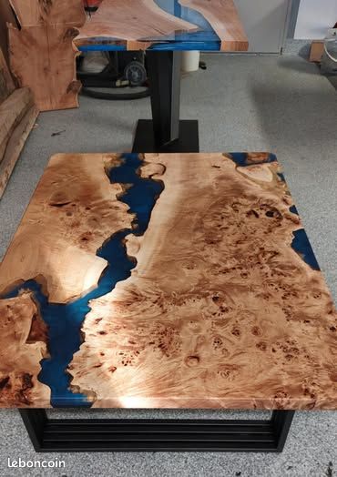 Table haut de gamme en résine époxy et bois noble (image 5)