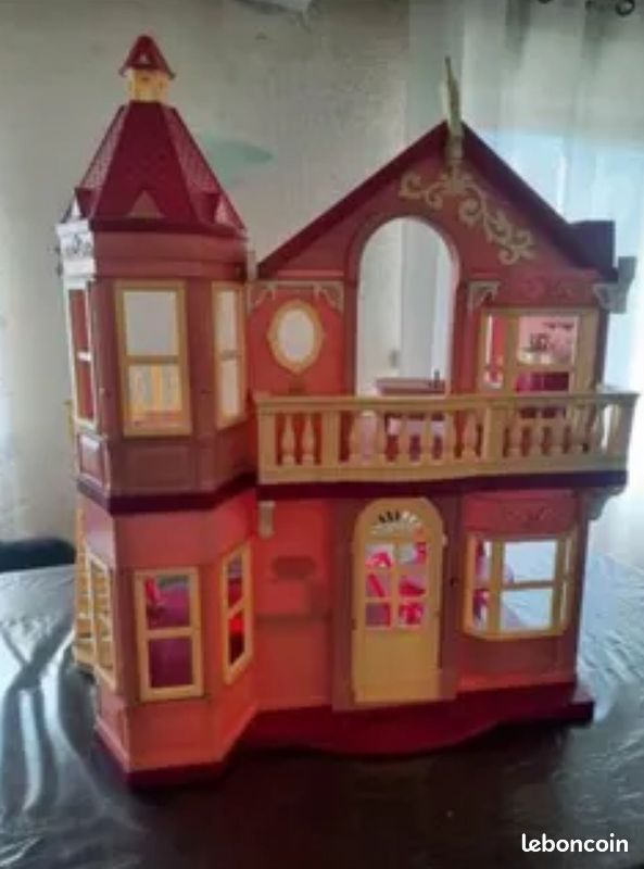 Maison de barbie (image 1)