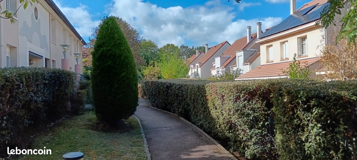 Appartement 1 pièce 23 m² · à Évry-Courcouronnes · 22,8 m² · 750 €/mois
