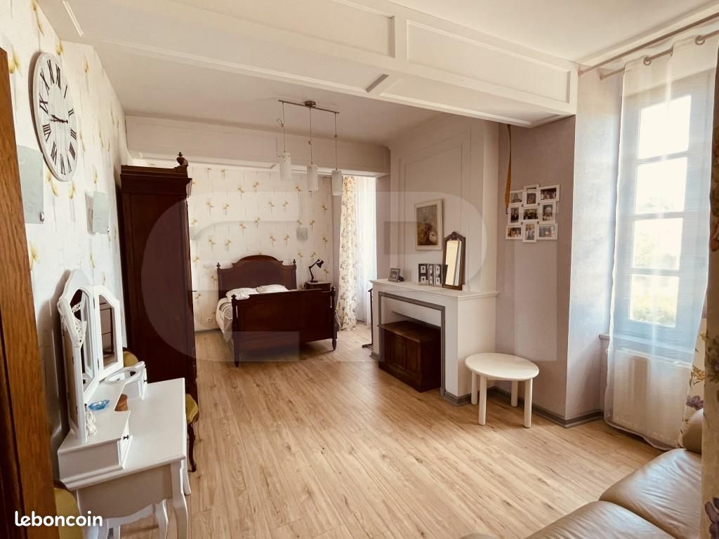 Château 8 pièces 170 m² - Saint-Jacques-de-Thouars 79100 (image principale 13)