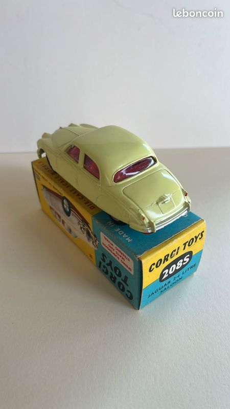 Corgi - 1:43 - Jaguar 2.4 Litre Saloon - boite et modèle