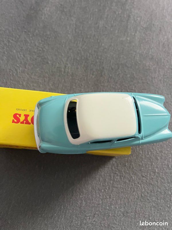Voiture,Dinky Toys Simca 9 arondes (image 5)