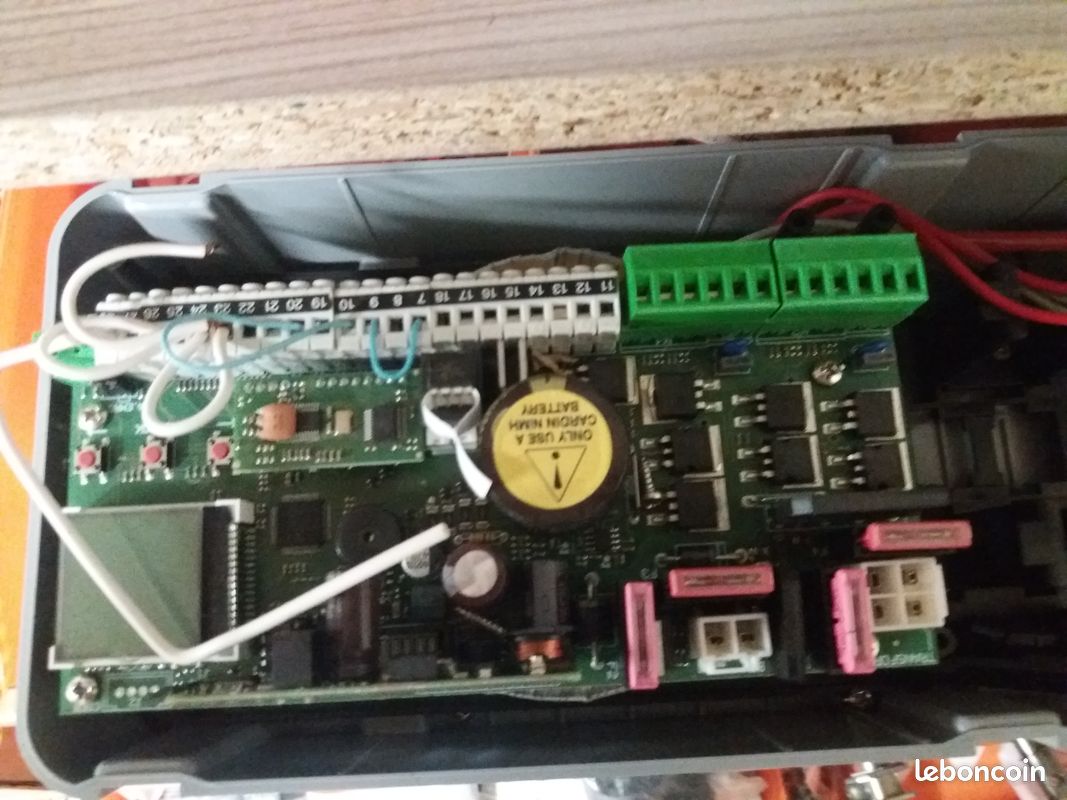 Armoire de commande de portail (image 1)