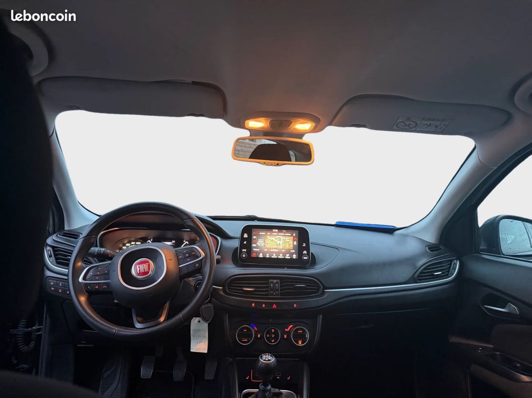 Fiat TIPO SW Lounge 1.6 JTDM 120 - GPS, Caméra, Clim Auto (image 9)