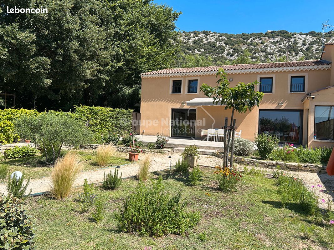 Maison 9 pièces 280 m² · à Beaumes-de-Venise · 280 m² · 635 000 €