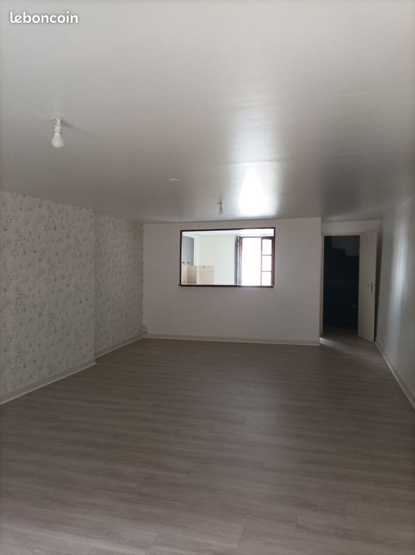 Appartement 3 pièces 64 m² · à Châteauroux · 64 m² · 490 €