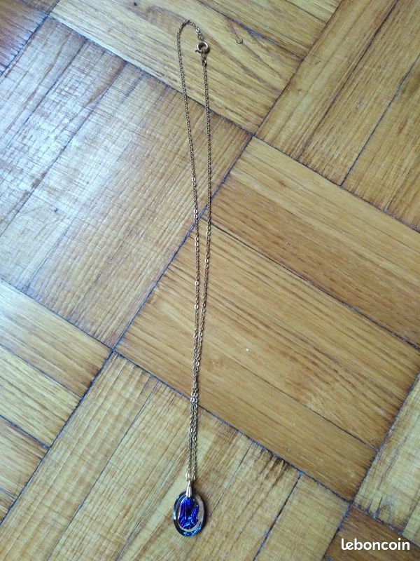 Chaîne avec pendentif (image 1)