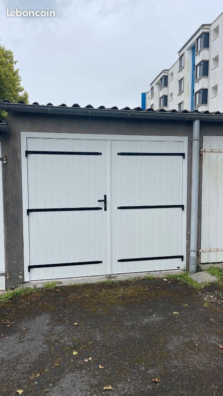 Parking/box BREST · 70 €/mois