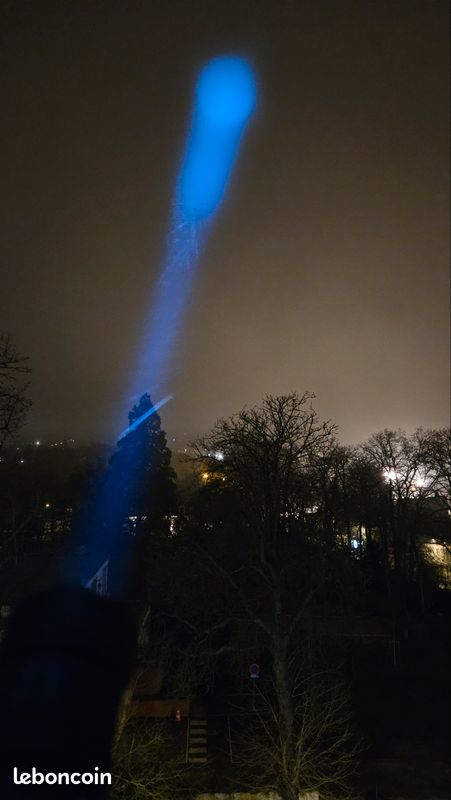 NEUF: Lampe torche puissante et rechargeable . 2000lm et 300 mètres (image 7)