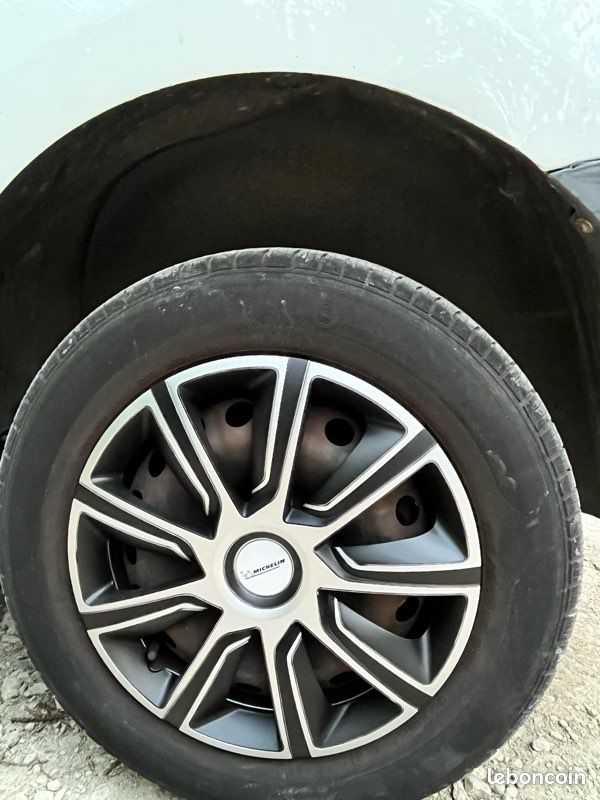 4 enjoliveurs Michelin (image 3)