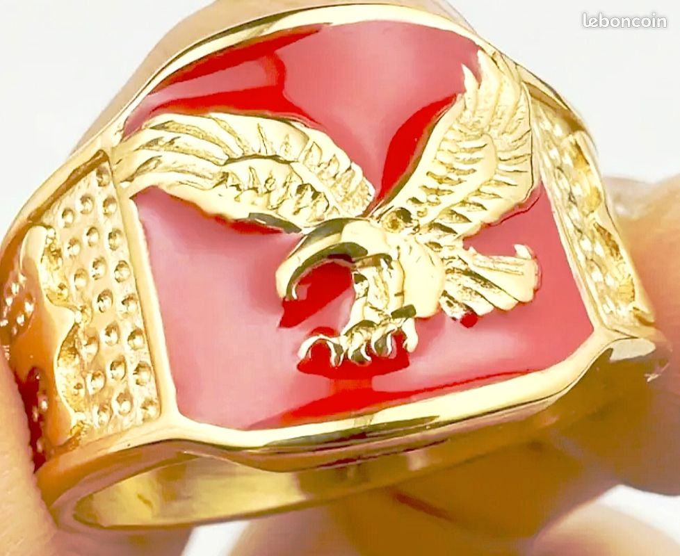 Bague Chevalière Aigle Plaquée Or 18K - Émail Noir, Cristaux Diamant, Taille 67, Occasion état Neuf