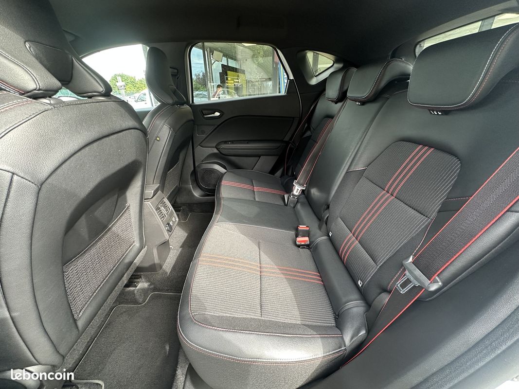 Renault CAPTUR II 1.6 E-TECH HYBRIDE 145CH RS LINE (image 11)