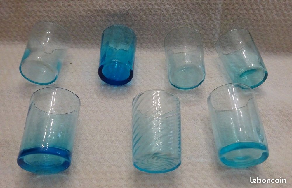 Ensemble de verres à liqueur en verre bleu (image 3)