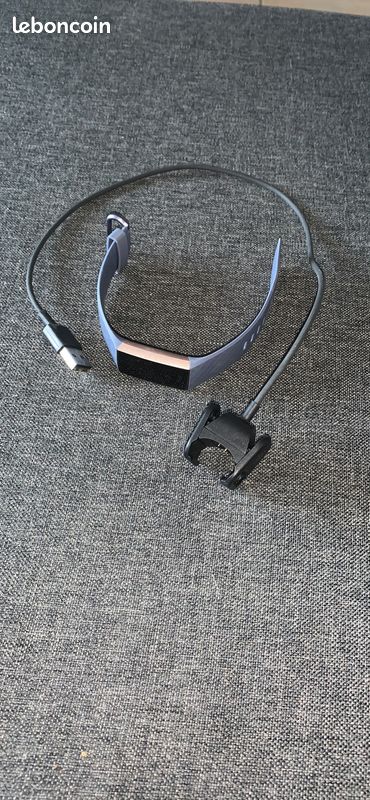 Fitbit Charge 2 (image 1)
