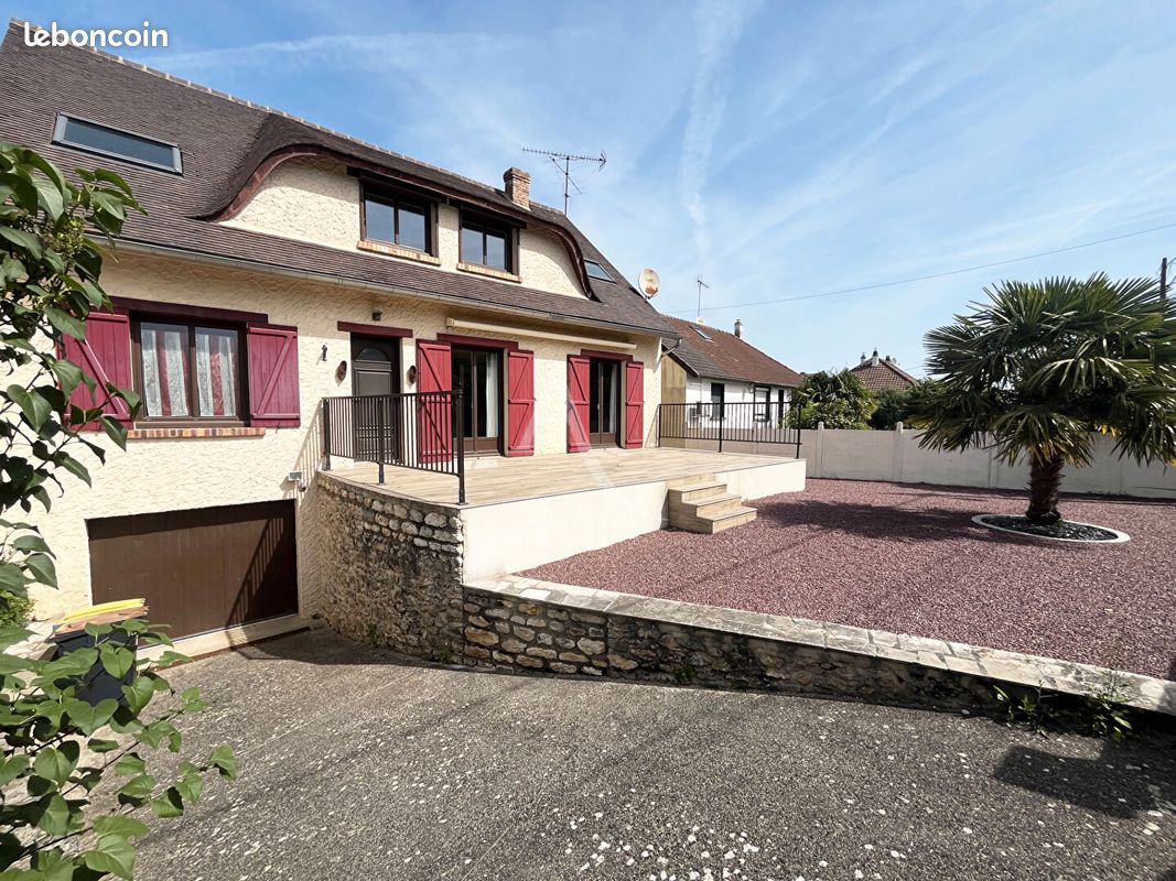 Maison 7 pièces 158 m² · à Dourdan · 158 m² · 249 999 €