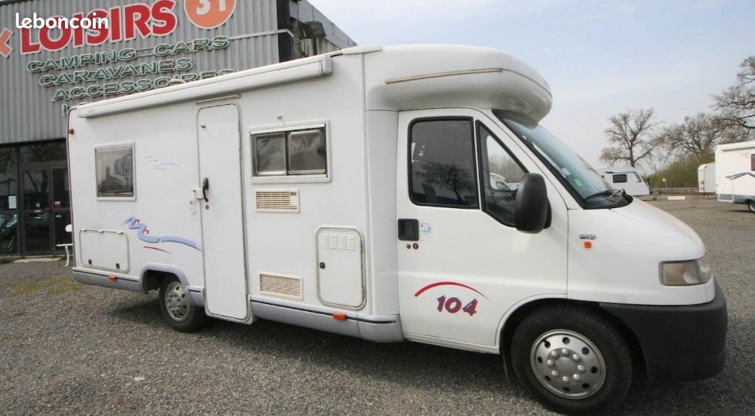 Recherche terrain pour camping car · à Châteauneuf-les-Martigues · 200 €/mois