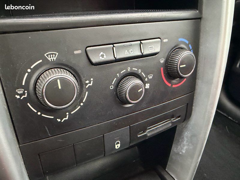 Peugeot 207 (Phase 2) 1.4 VTi 16V 95 cv (image 6)