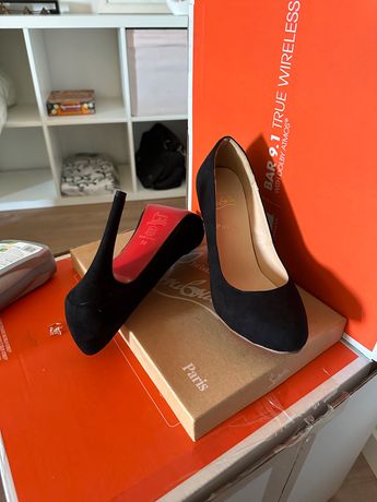 Christian Louboutin Chaussures Femme modèle 3D $39 - .3ds .blend