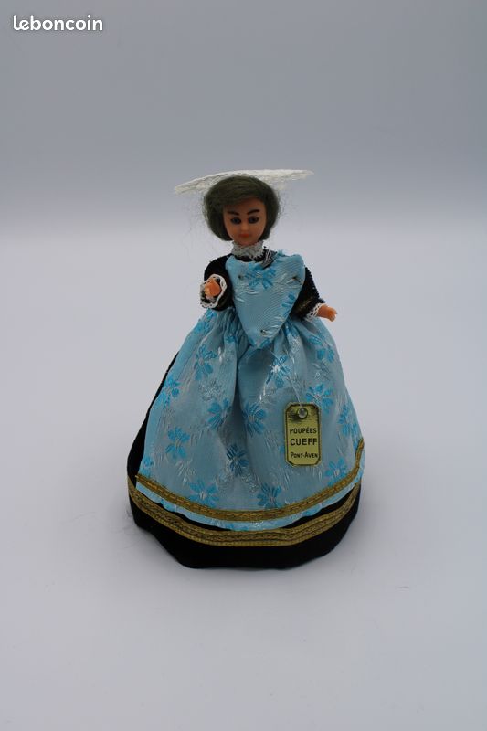 POUPÉE ANCIENNE FOLKLORIQUE bigoudène Bretagne Pont Aven en boîte d