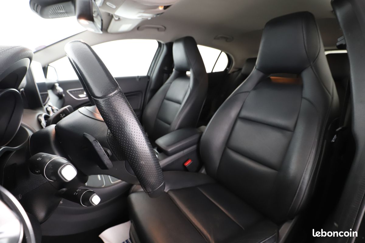 Mercedes-Benz GLA 250 Sensation 7G-DCT 211 ch (image 5)