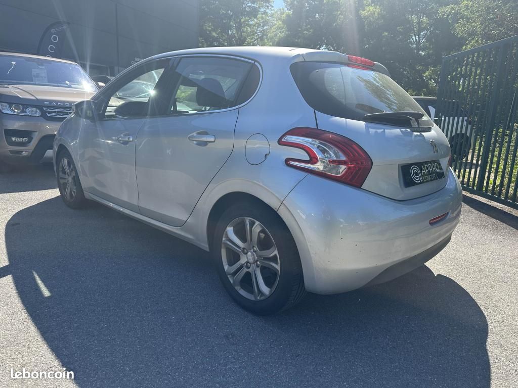 PEUGEOT 208 1.6 e-HDi FAP - 92 BERLINE Active PHASE 1 (image 6)