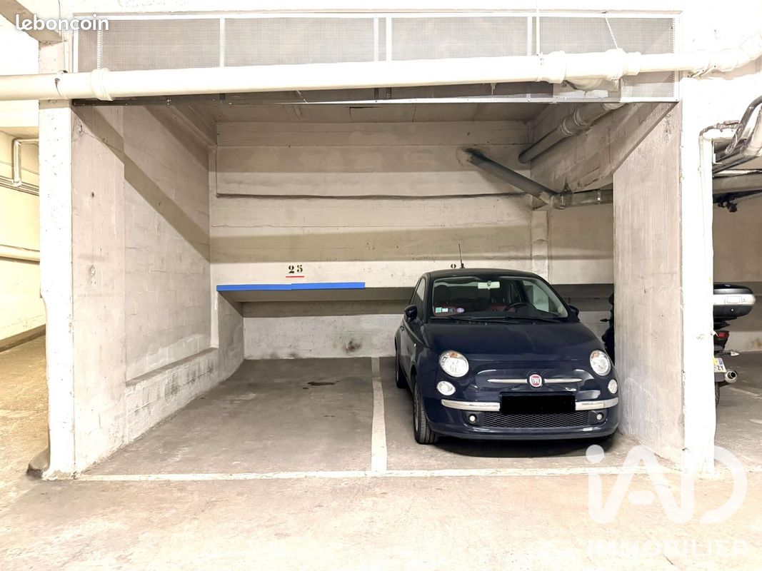 Parking 20 m² · à Paris · 20 m² · 114 000 €