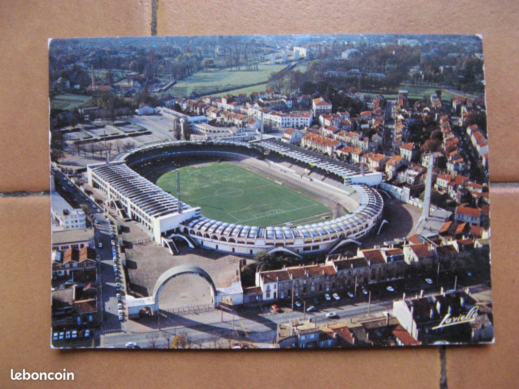 Carte postale ancienne du stade de Bordeaux (image 1)