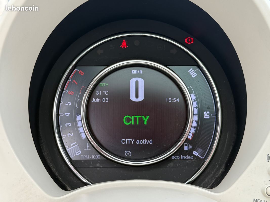 Fiat 500 1.2 70 lounge / distribution neuve / clim / toit panoramique / radars de recule / vitre electrique (image 9)