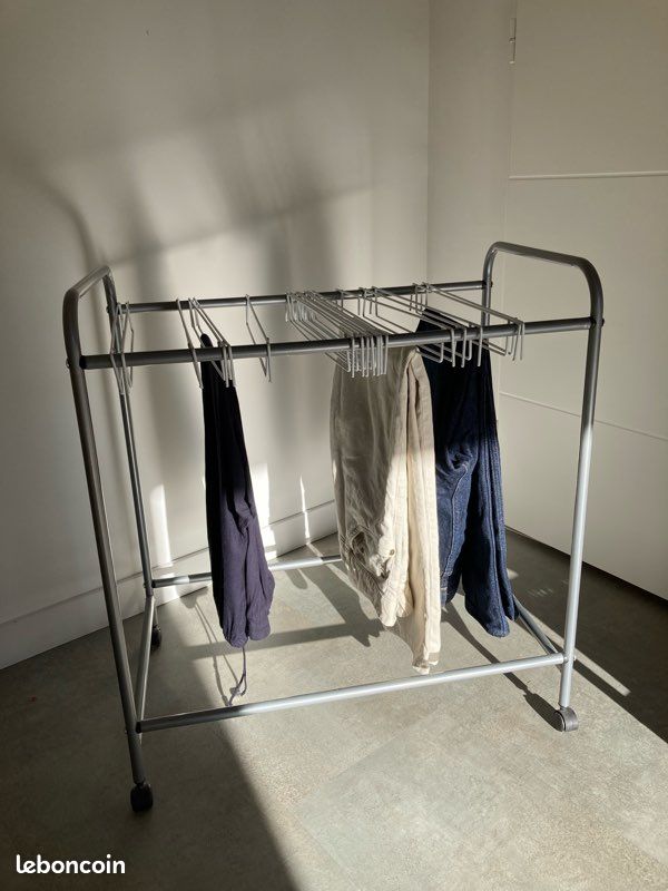 Porte-Pantalons à Roulettes En Bois Massif - Organisateur De