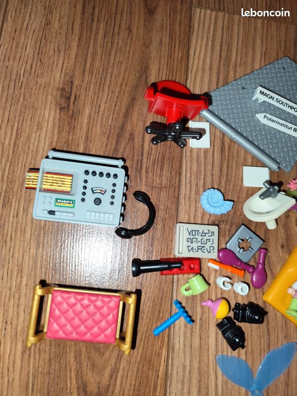 Pièces Détachées Playmobil - Lot De 3 Petits Balais (jaune Et Marron) - Occasion En Bon état