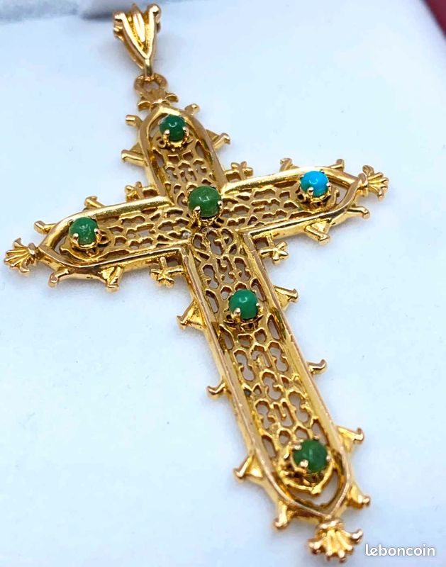 Pendentif Grande Croix Rétro Couleur Or Sur Fond Bleu Strass - Modèle 88, Occasion En Très Bon état
