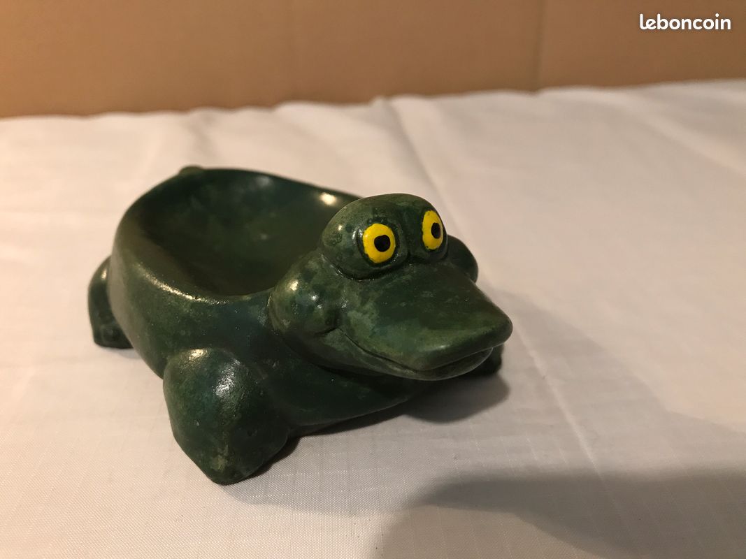 Crocodile en ciment longueur 15 cm (image 1)