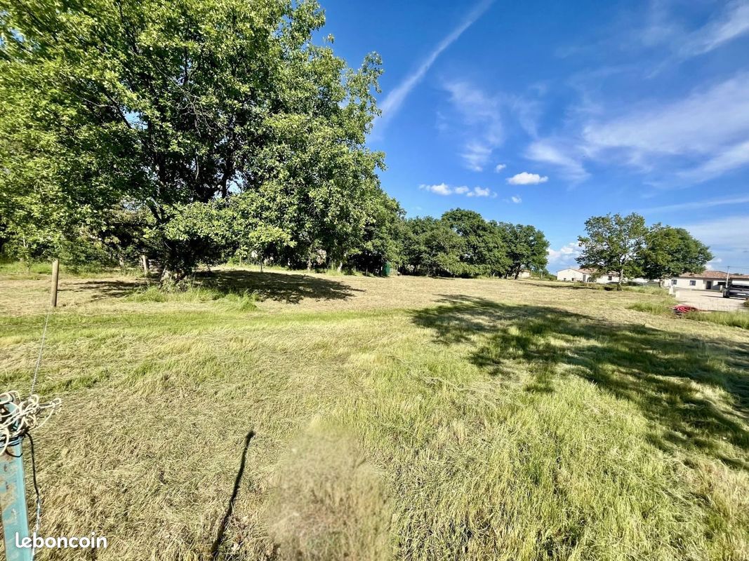 Terrain 1643 m² · à Fabas · 1 643 m² · 129 600 €