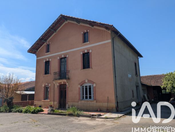 Maison 17 pièces 2554 m²