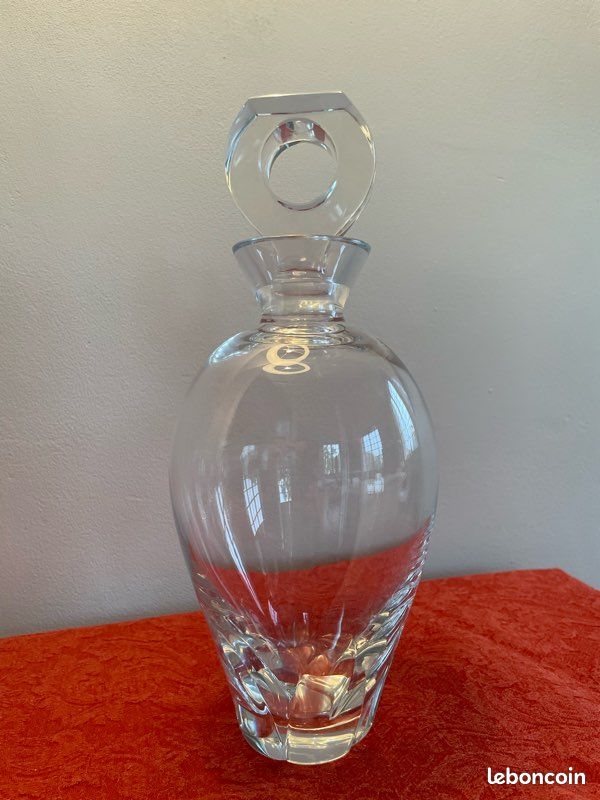 Lalique - Chat couché en cristal signé Lalique France - XXe siècle - N