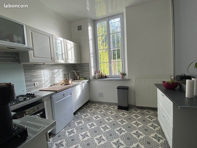 Appartement 220 m² · à Estrées-Saint-Denis · 220 m² · 1 050 €/mois
