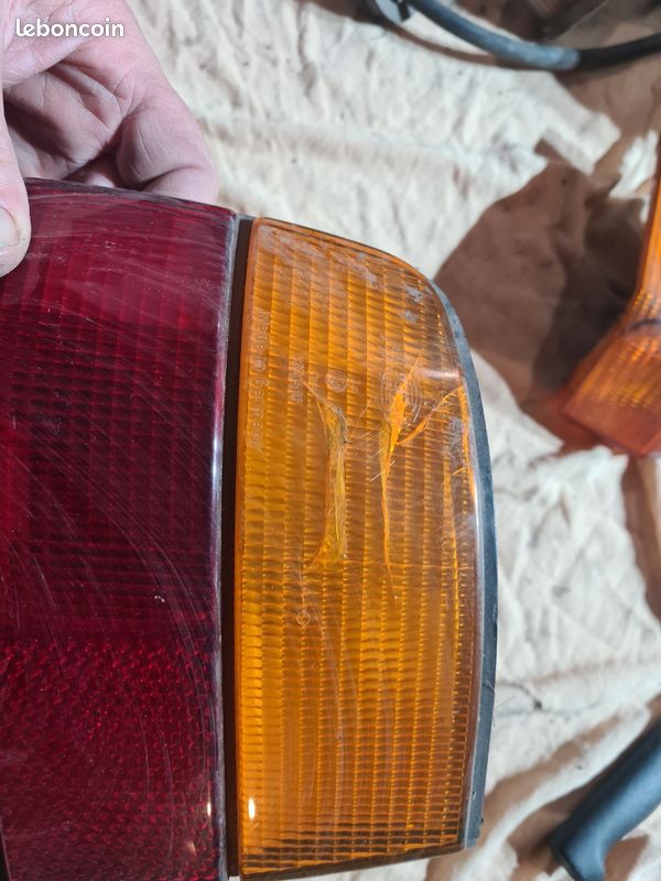 Feu arrière de BMW E34 (image 2)