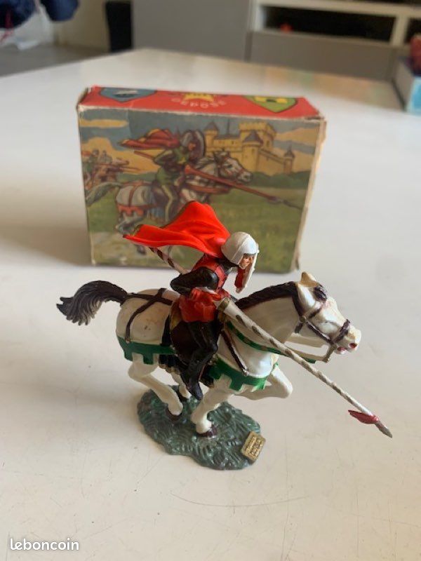 Starlux Moyen Age - Cavalier Chevalier En Armure a Cheval Masse - Bel