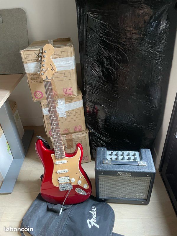 Guitare électrique Squier Strat et ampli (image 1)